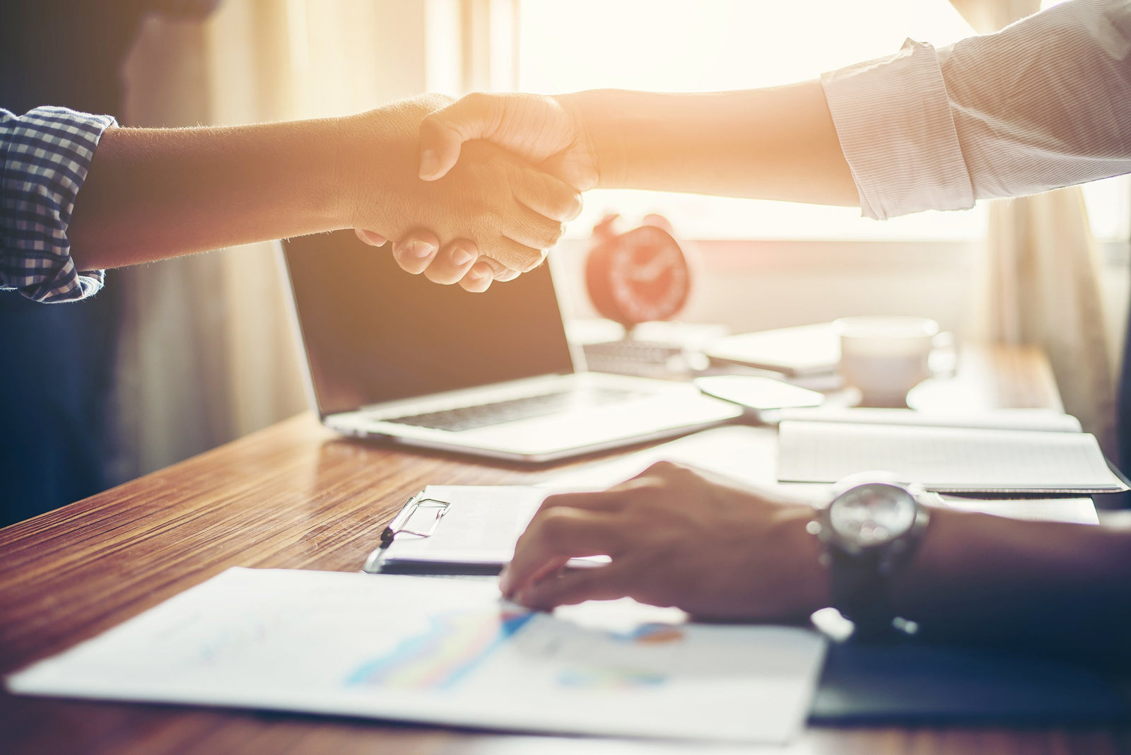 Why we have more visitors than customers on Shopify?